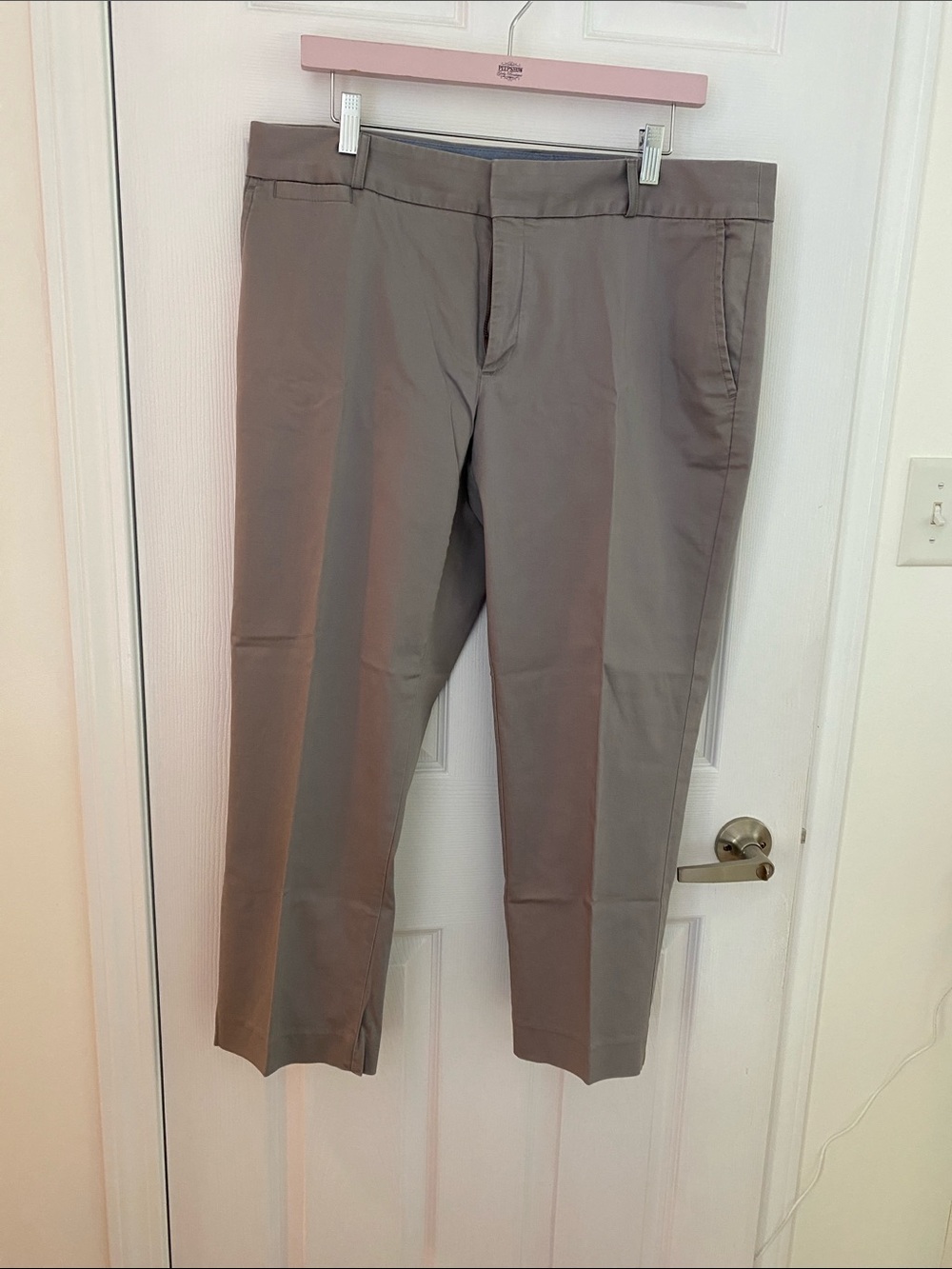 Women’s Banana Republic Cropped Dress Pants in Grey size 14